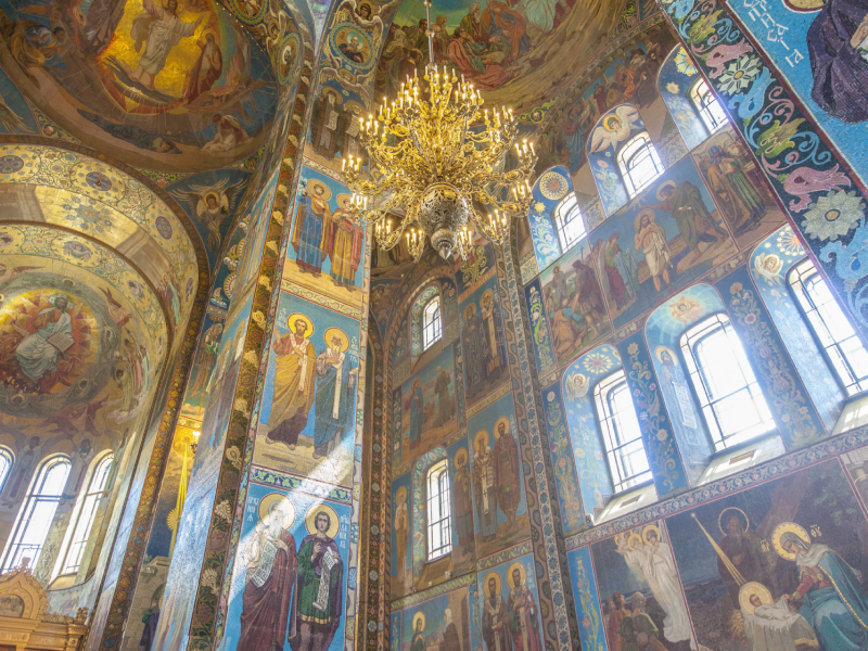 Kacamata Iman": Mengapa Percaya Dulu Bukan Berarti Percaya Buta